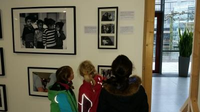 Foto des Albums: Ausstellungsbesuch im Rathaus: Unsere neuen Nachbarn