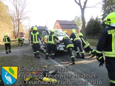 Vorschaubild: Einsatz 9/2016 | Transporter gegen Baum | L39 OV Friedersdorf - Wenzlow