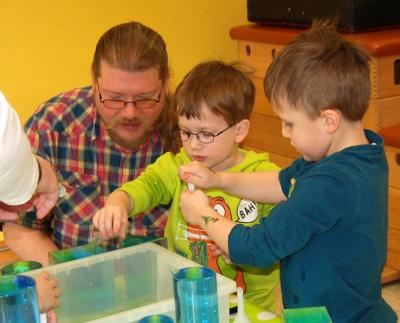 Foto des Albums: Vater-Kind Workshop Wasserexperimente