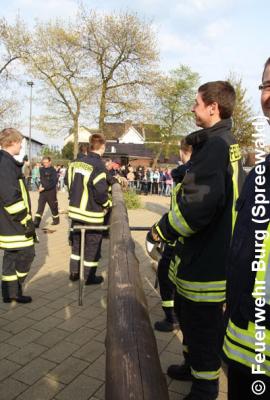 Foto des Albums: Maibaum aufstellen