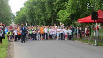 Fotoalbum Mini-Marathon der Schulen mit dem Evang.Gymnasium und der Sparkasse