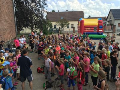 Foto des Albums: Schnappschüsse vom Sportfest der Grundschule und vom Burgfest (08. 06. 2016)