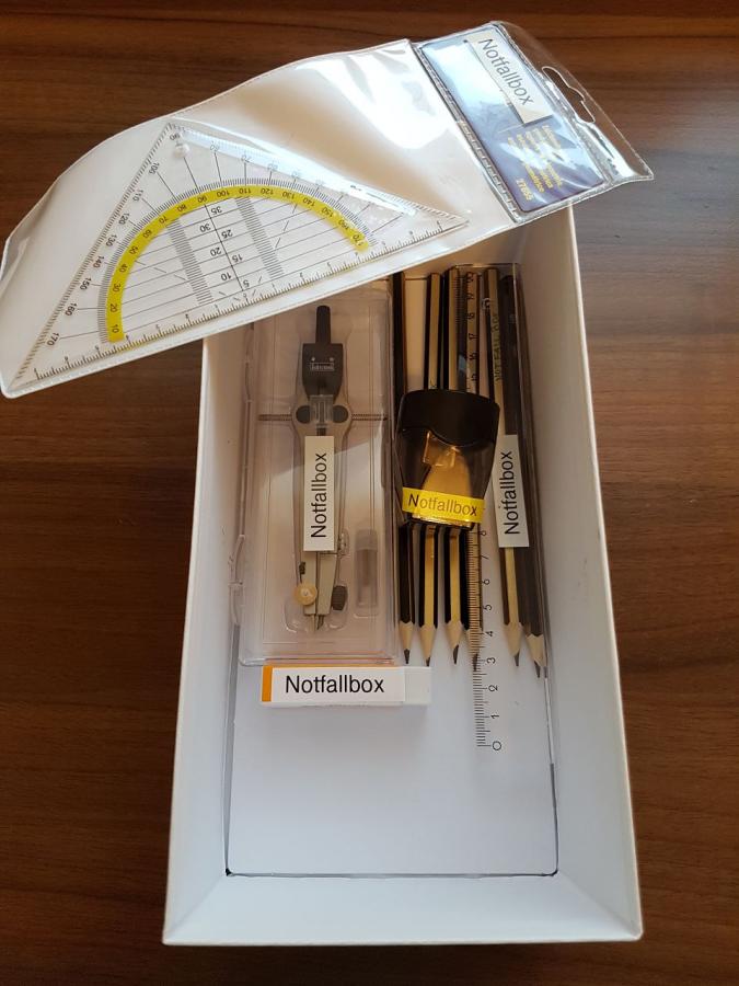 Foto der Galerie: Übergabe der Notfallboxen
