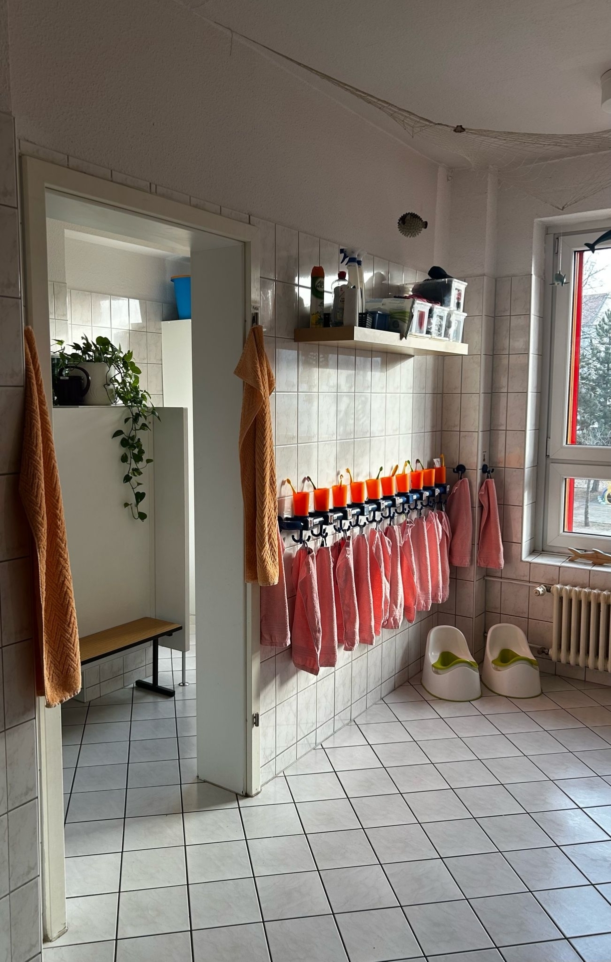 Orangenes Achteck Bild 2/5 