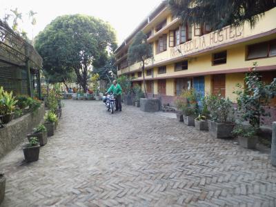Vorschaubild: Mailanijote Hostel -Mit Father Felix