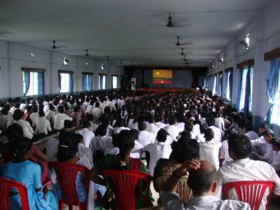 Vorschaubild: Umweltseminar im großen Schulsaal