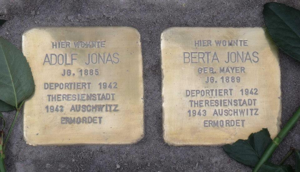 Stolpersteine für Adolf und Berta Jonas, Foto: Michael Bürger 
