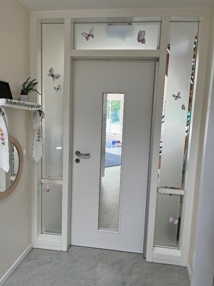 Bild: Eingang Schmetterlingsgruppe