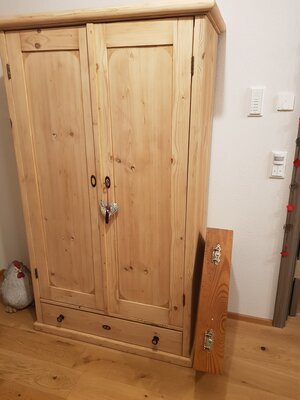 Vorschaubild: alten Bauernschrank aufgearbeitet, Erbstück