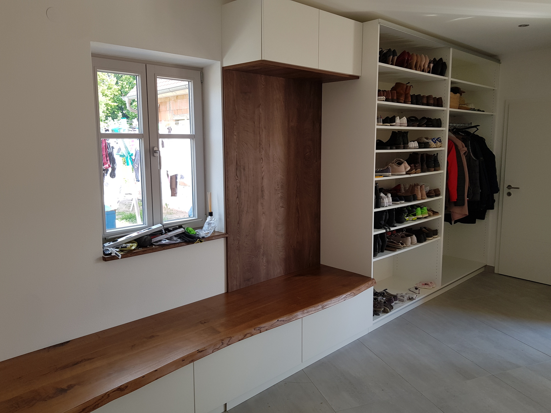 Bild: Garderobe mit Schuhschrank