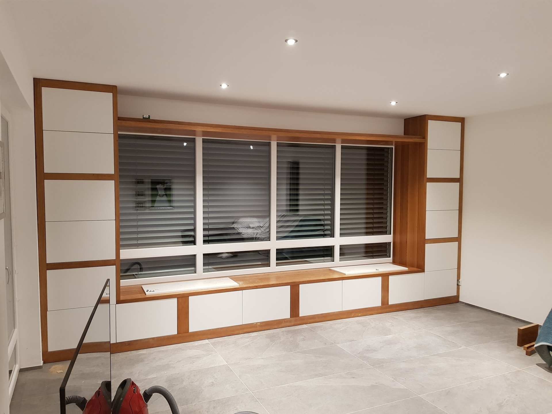 Bild: Wohnzimmerschrank in Modularer Bauweise, IKEA lässt grüßen