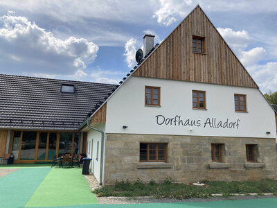 Vorschaubild: DH 2022-08: Unser Dorfhaus ist fertig.