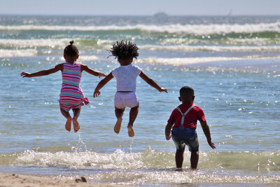 Vorschaubild: Kinder am Strand