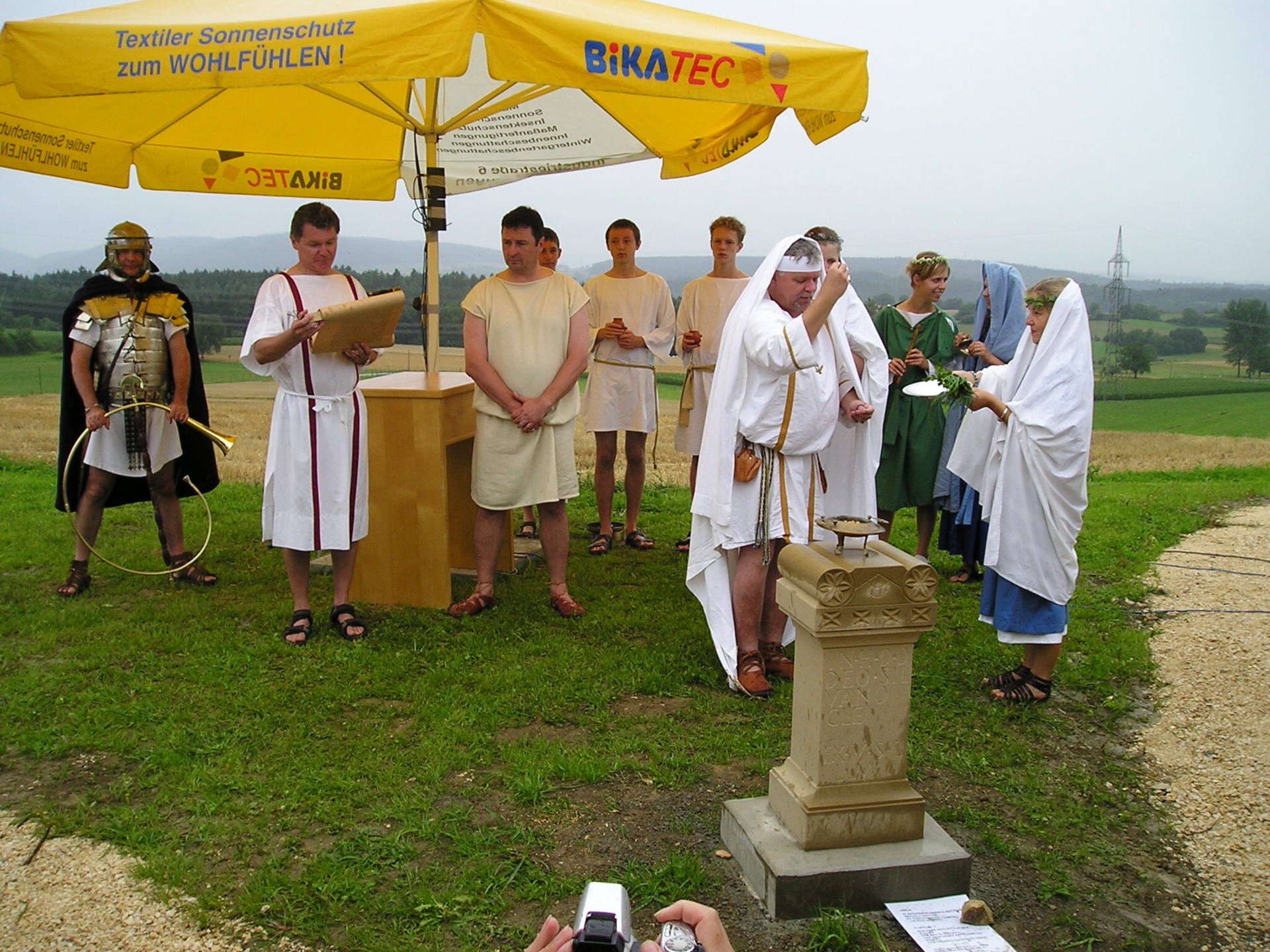Zur Galerie: Die Anfänge.... Römerfest mit Einweihung am 08. Juli 2007