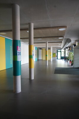 Vorschaubild: Eingangsbereich der Grundschule