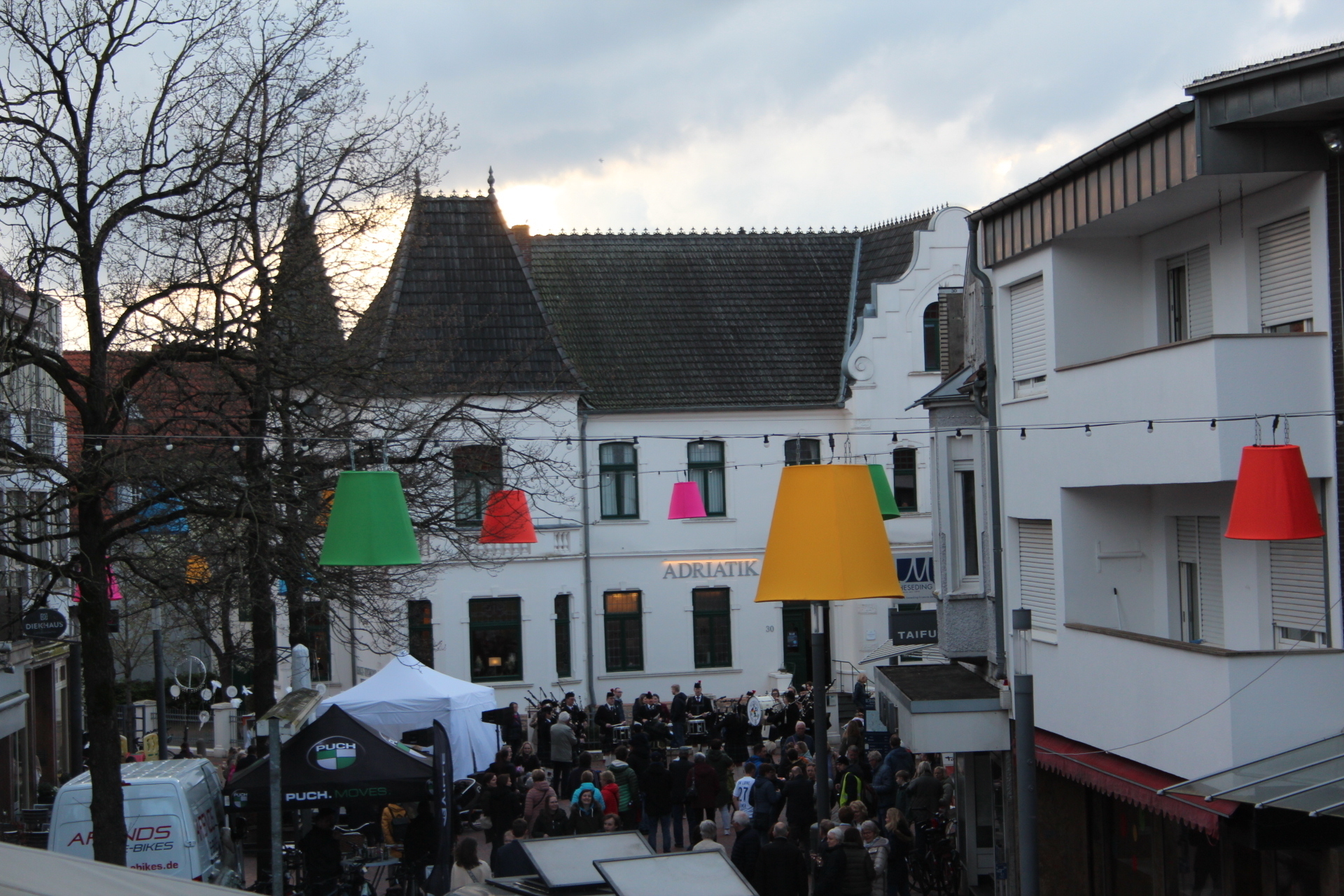 Zur Galerie: 2024