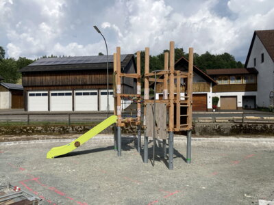 Vorschaubild: DPl 2024-06-26: Probestellung der Spielplatzgeräte