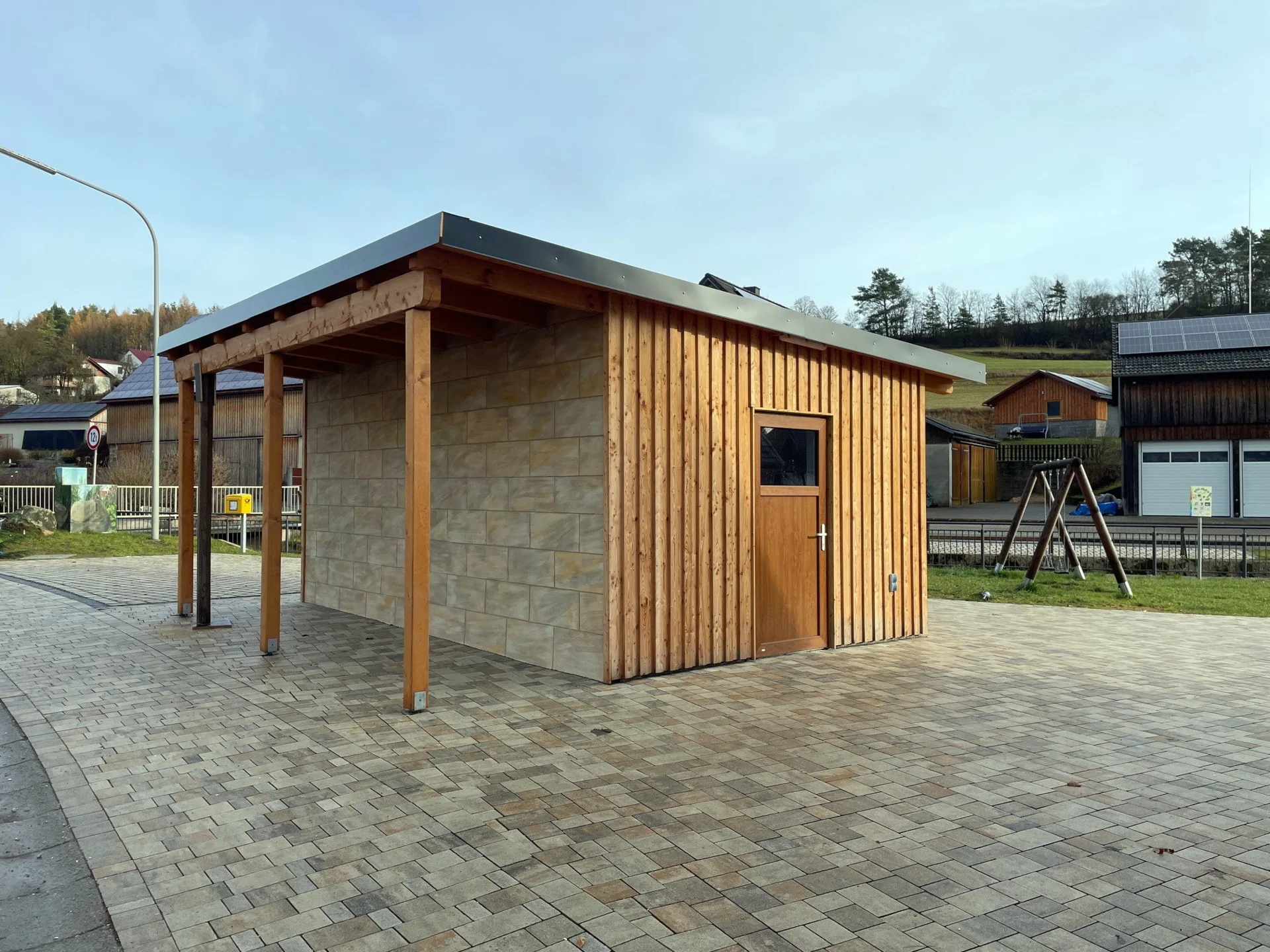 Bild: DH 2025-10: Grillhaus fertig