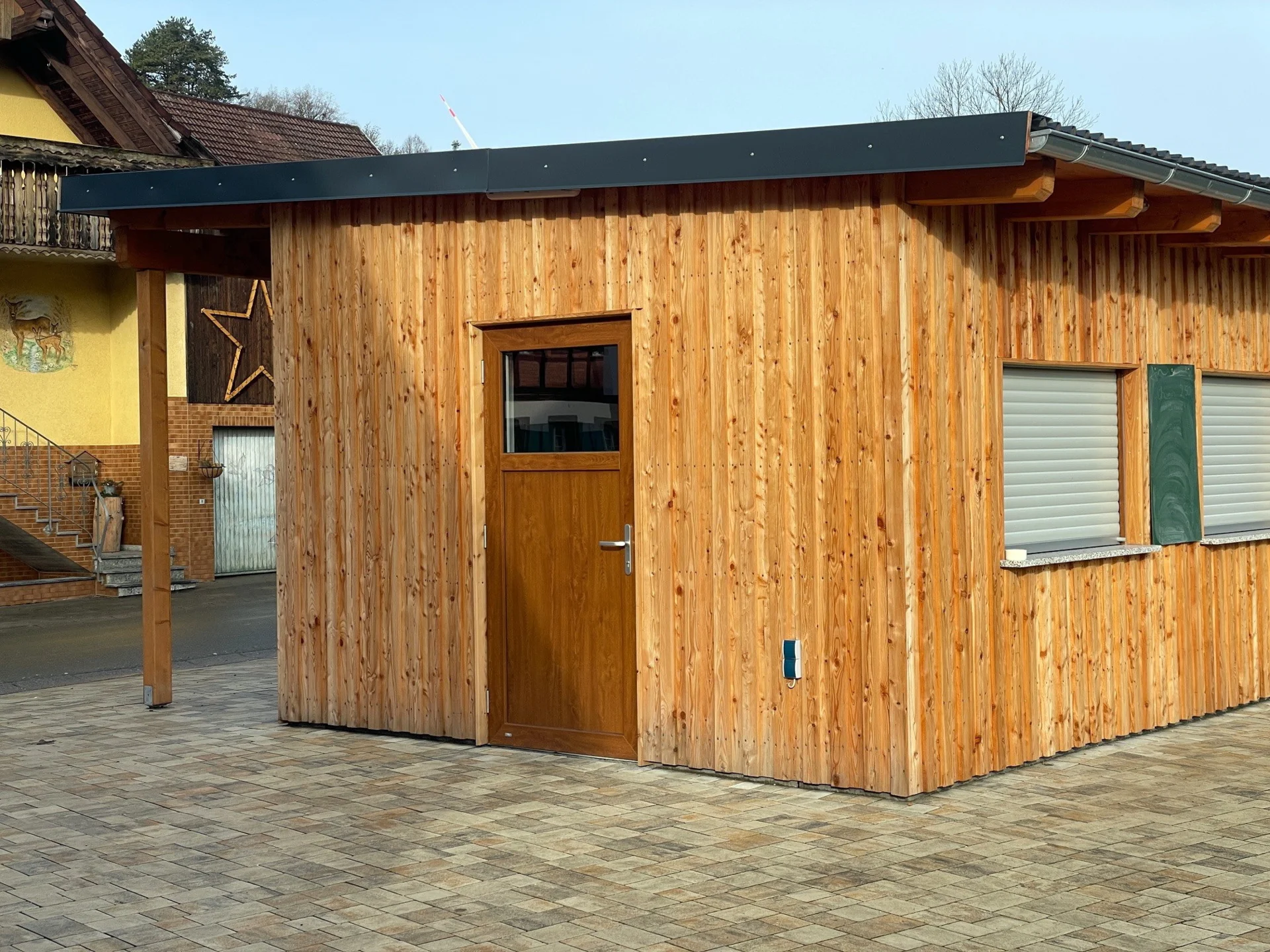 Bild: DH 2025-10: Grillhaus fertig !