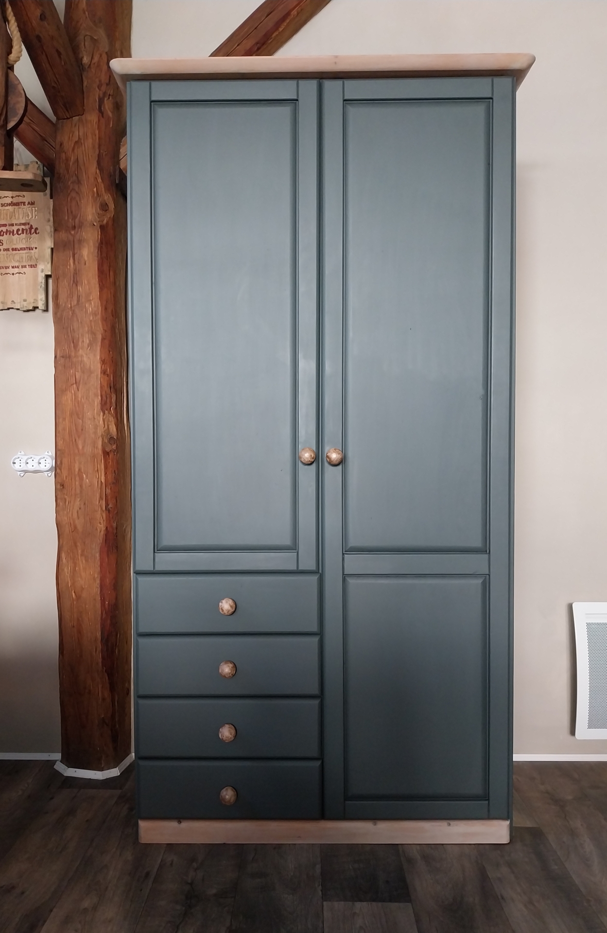 Bild: Schrank zu