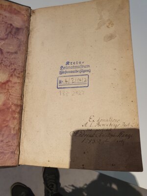 Vorschaubild: eine alte Bibel