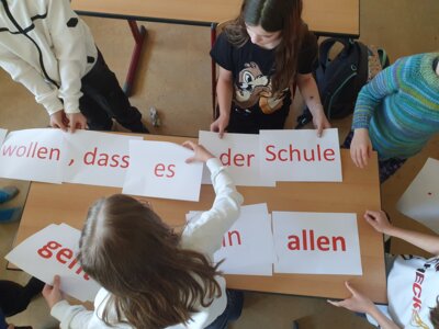 Vorschaubild: gemeinsame Aktionen in Gruppen