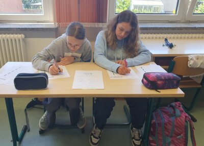Vorschaubild: die Jury notiert ihre Bewertung