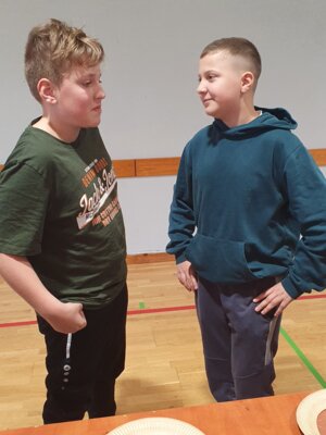 Vorschaubild: Erste Verständigung auf Englisch