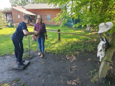 Vorschaubild: mit dem Hut die Hörner treffen