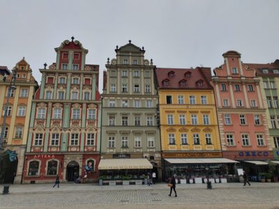 Vorschaubild: wunderschöne Häuser am Markt