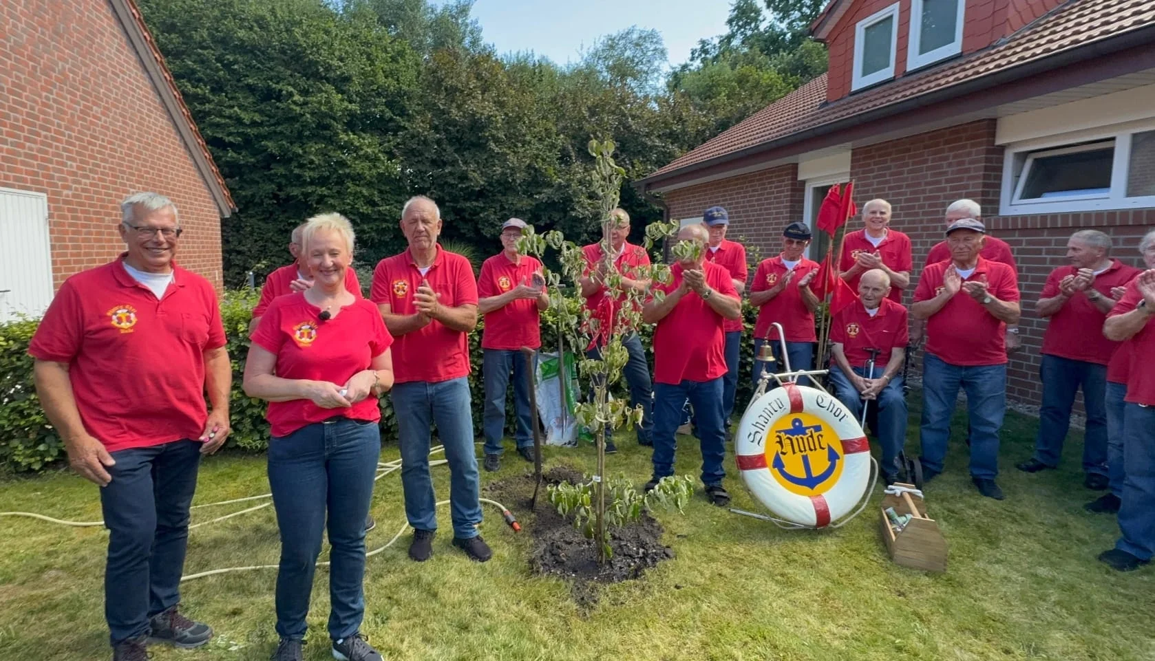 Bild: 20.08.2025 Baumpflanz Challenge beim Seniorenzentrum Hude