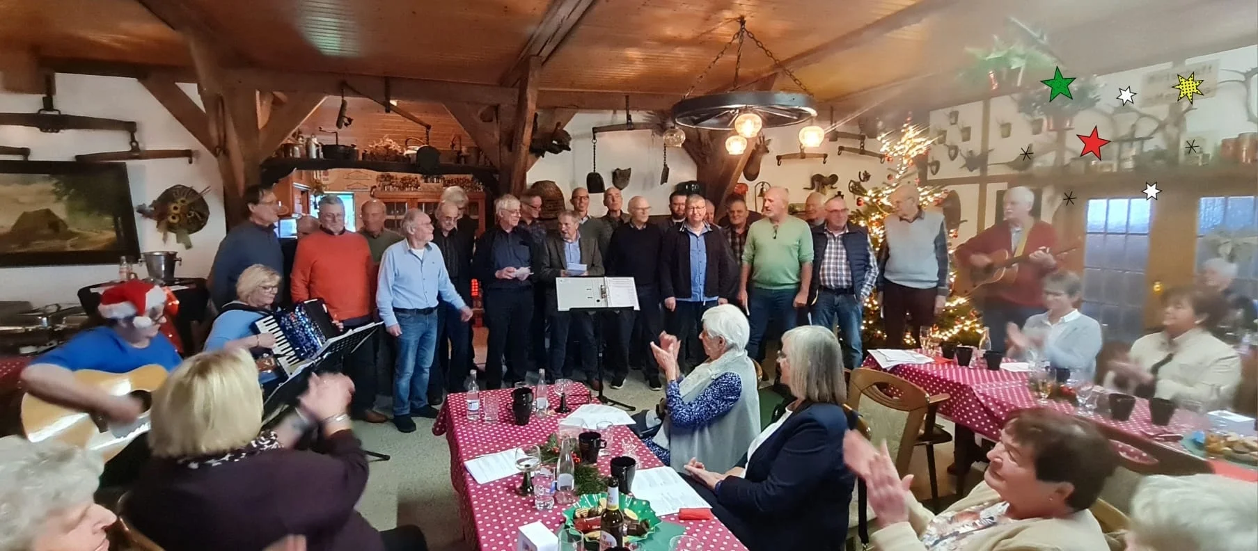 Bild: 14.12.2025 Weihnachtsfeier des Shanty Chors in der Diele der Gaststätte Menkens