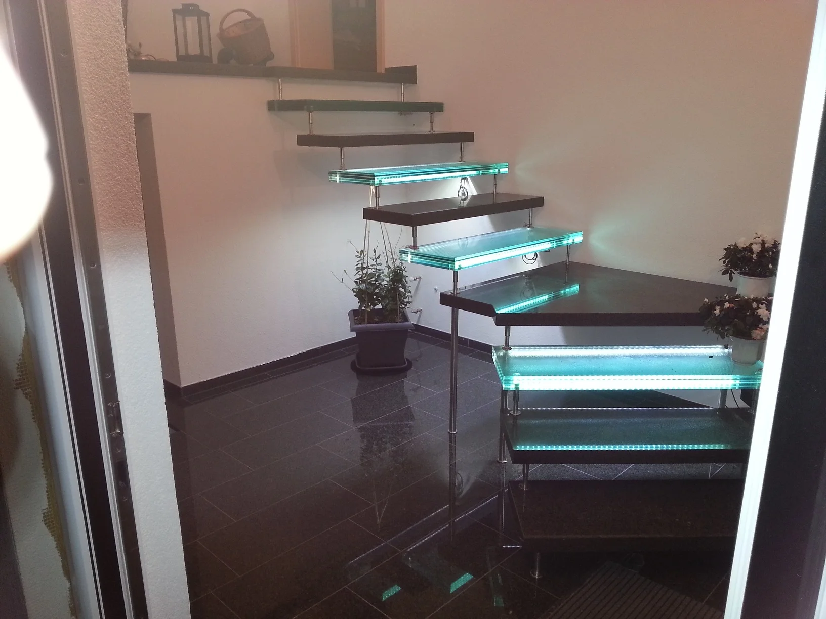 Stein & Glas Treppen  (Bild vergr&ouml;&szlig;ern)
