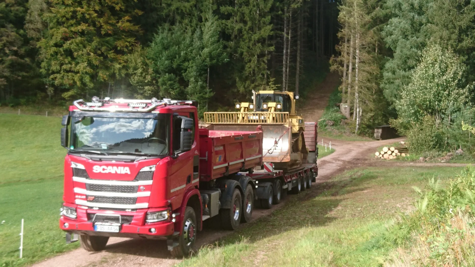 Foto der Galerie: Bau – und Forstmaschinentransport