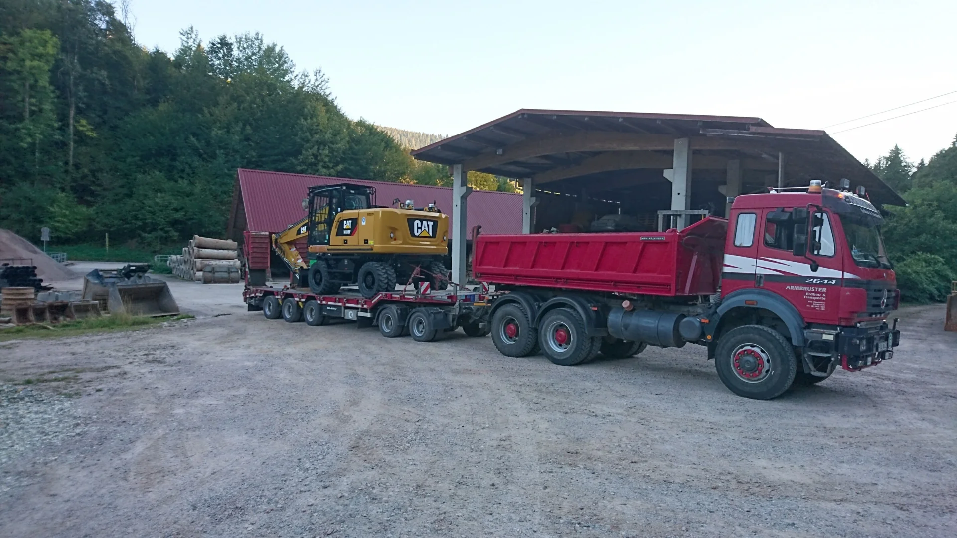 Foto der Galerie: Bau – und Forstmaschinentransport
