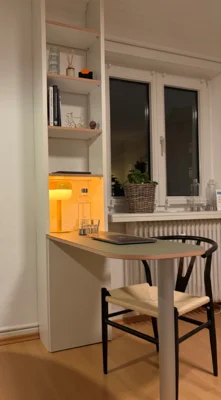 Vorschaubild: Regal mit Schreibtisch