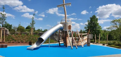 Vorschaubild: das Piratenschiff auf dem Schulhof