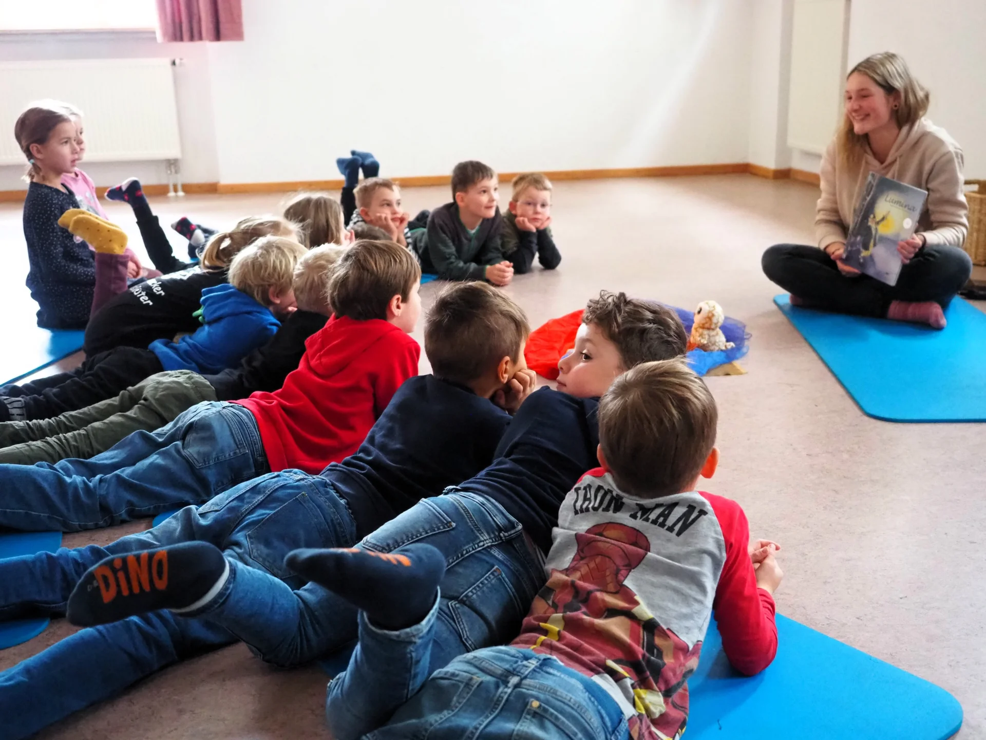 1. Klasse beim Vorlesetag mit Maria Wellisch 
