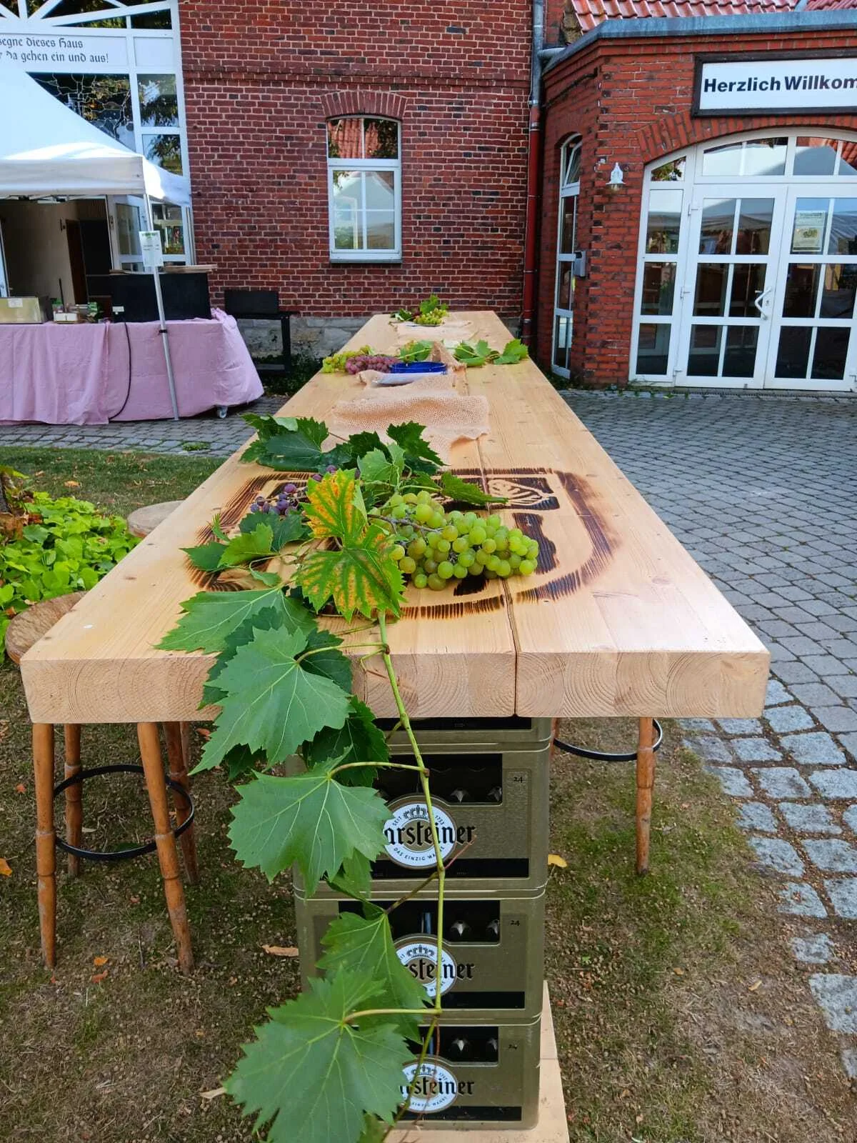 Weinfest  (Bild vergr&ouml;&szlig;ern)