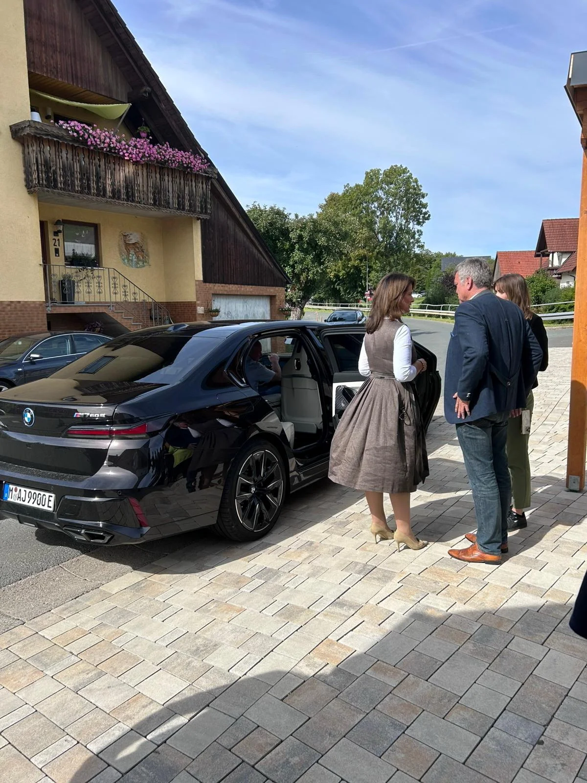 Bild: DH-EINW - Ankunft der Staatsministerin