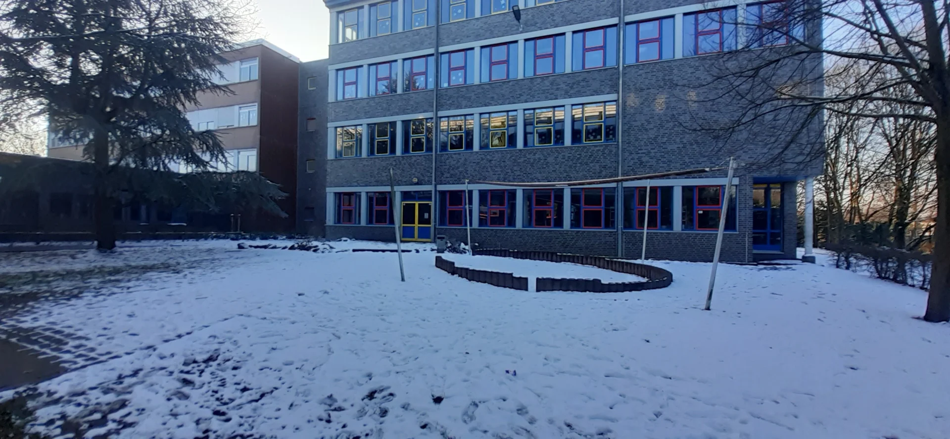 Bild: Schulgebäude 3
