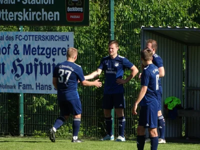 Vorschaubild: Spieler beim Fußball spielen