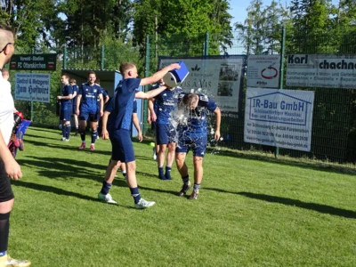 Vorschaubild: Spieler beim Fußball spielen