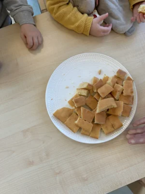 Vorschaubild: Gemeinsam Kuchen backen am Versöhnungsfest.