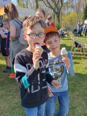 Vorschaubild: Das Eis zur Abkühlung danach, zur Abkühlung gesponsert durch den Förderverein