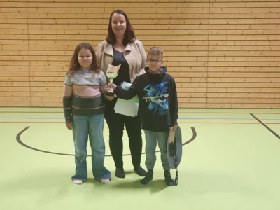Vorschaubild: in der Wertung Kl. 1-3, sicherte sich Klasse 3 den Wanderpokal