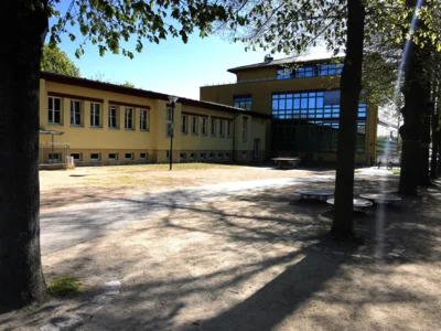 Vorschaubild: Schulhof