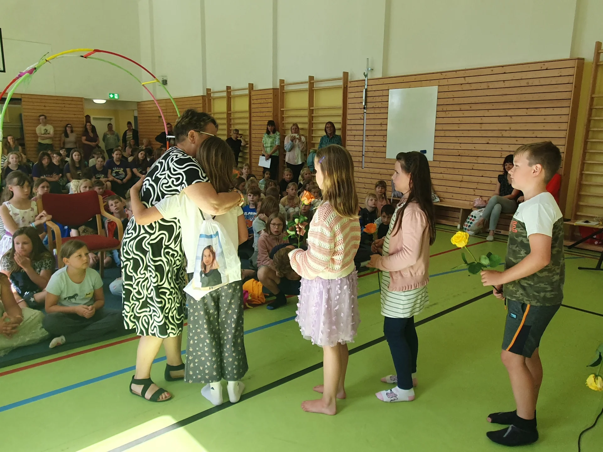 Bild: Gratulation der Kinder
