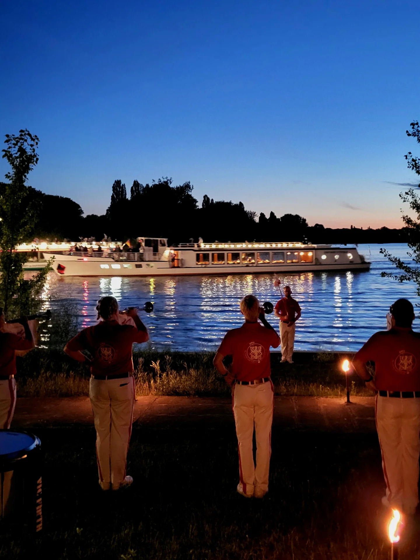 Zur Galerie: 10.07.2026 - Festliche Klänge unter der Glienicker Brücke