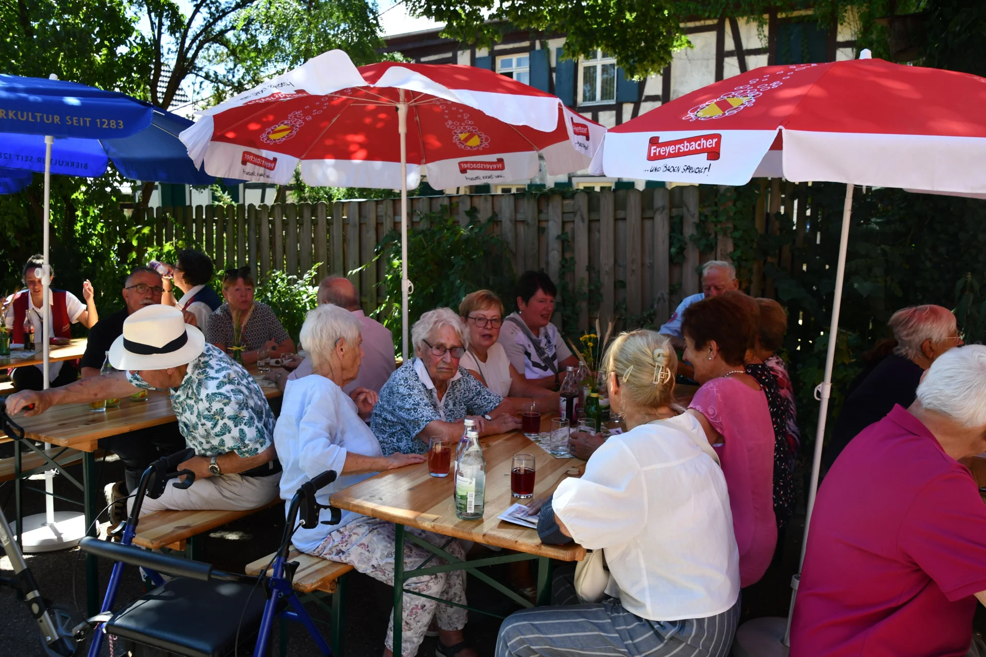 Bild100  (Bild vergr&ouml;&szlig;ern)